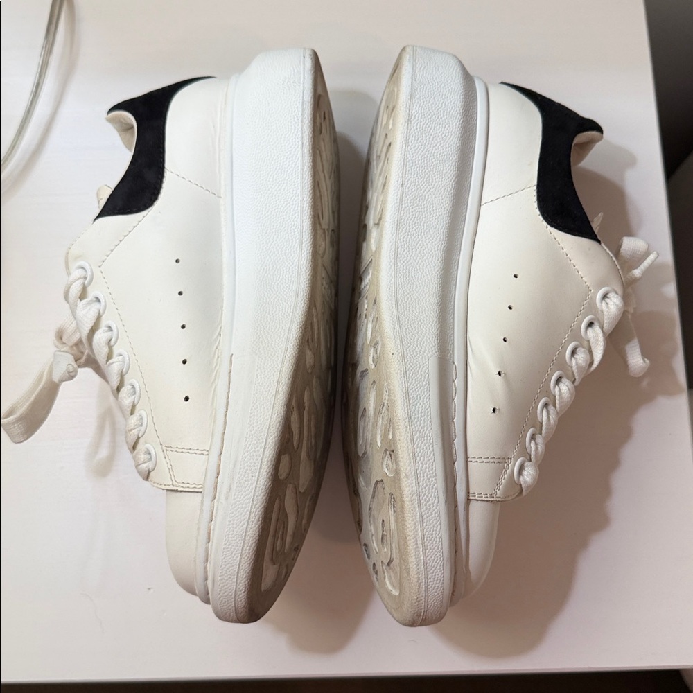 Alexander McQueen Sneakers - Picture 3 of 6